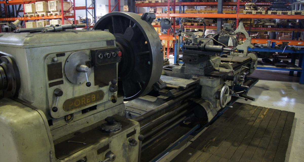 LATHE 5 METERS DISTANCE BETWEEN CENTERS